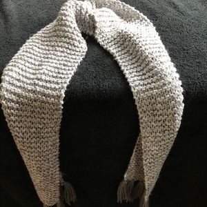 Grey knit scarf